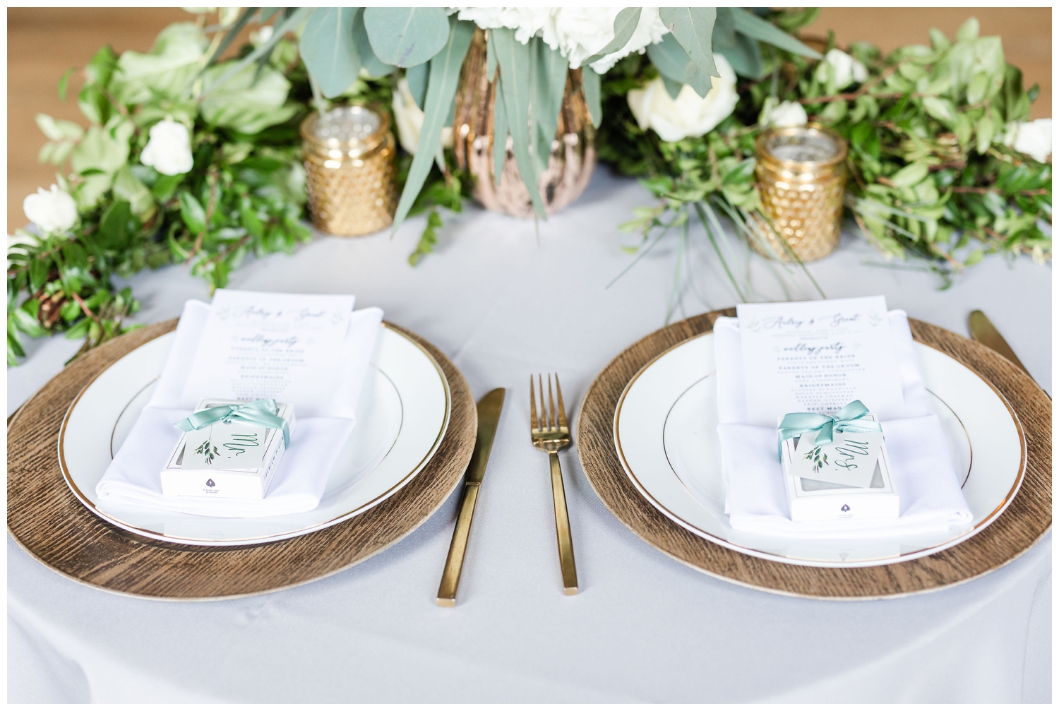 wooden charger place settings